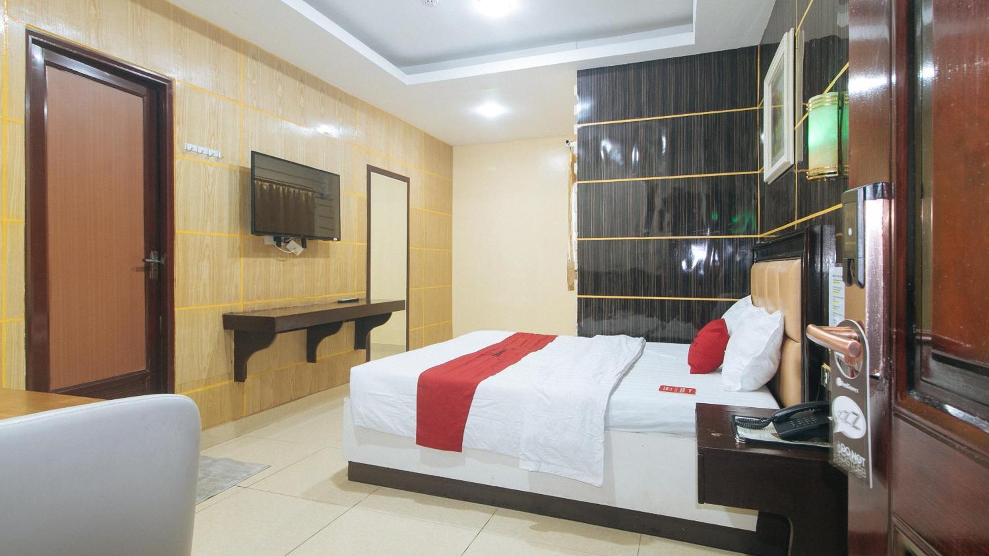 Reddoorz At Winter Hotel Araneta Quezon City Exterior photo